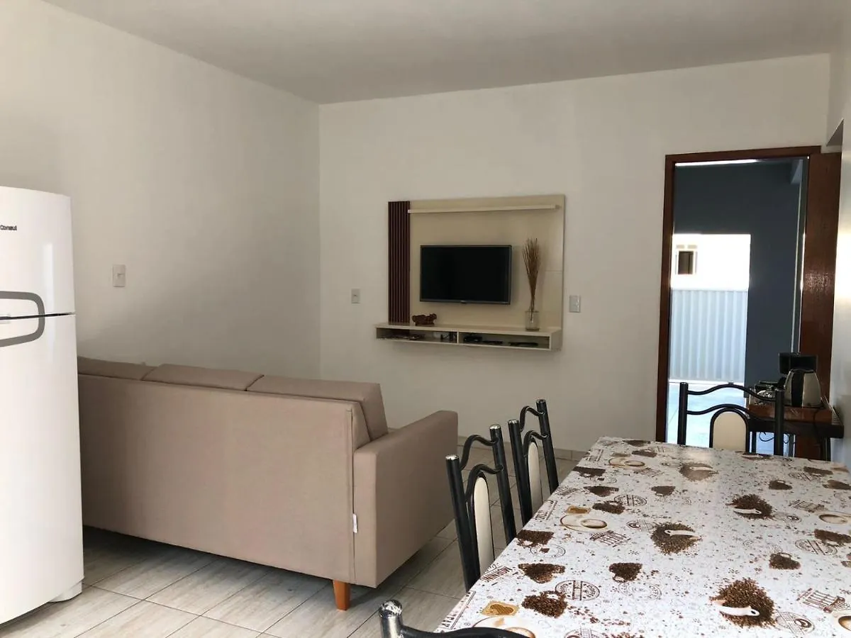 Casa próxima a praia de Calheiros Governador Celso Ramos